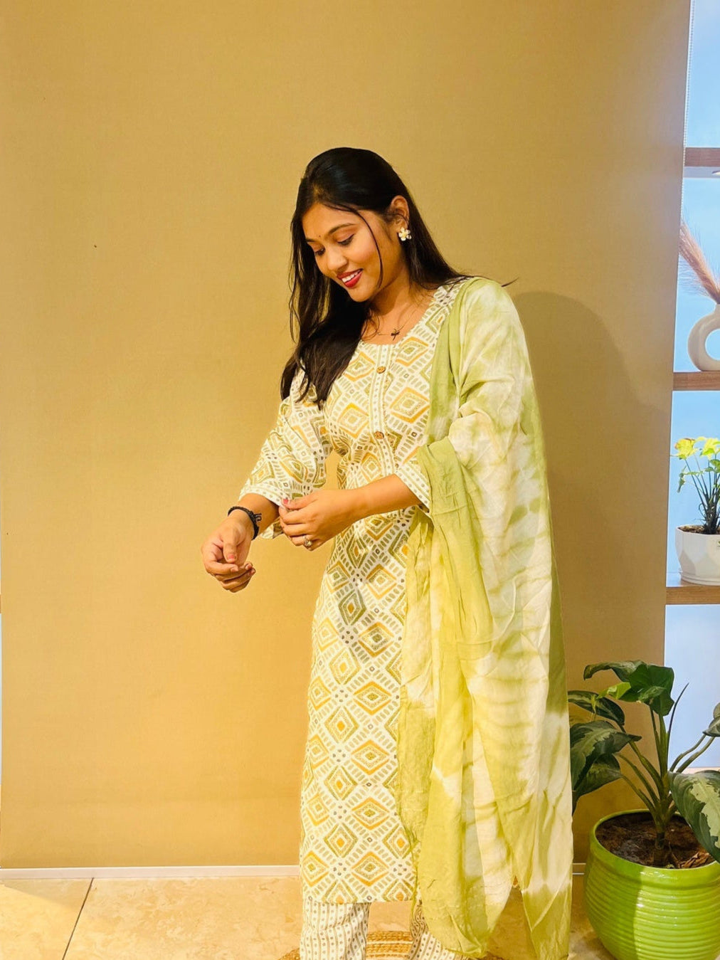 Light Green Geometric Printed Everyday Suit Set with Tie-Dye Dupatta